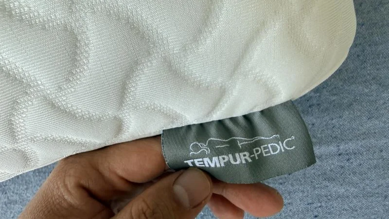 Branding tag on the Tempur Cloud Pillow