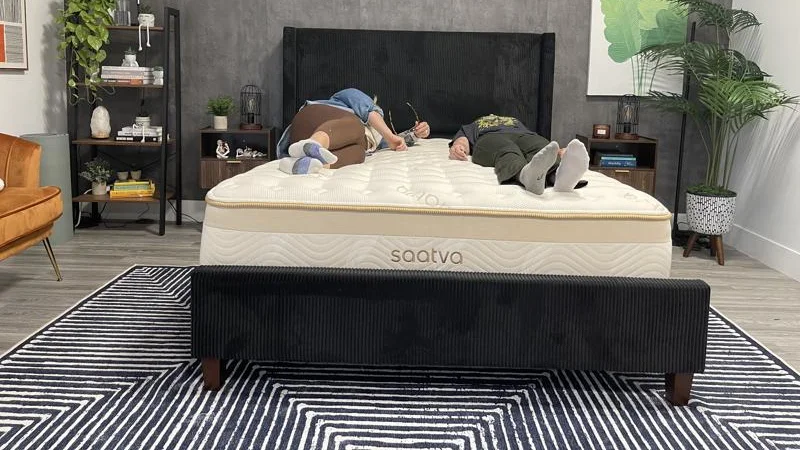 Partner test of motion isolation on the Saatva Loom & Leaf Mattress