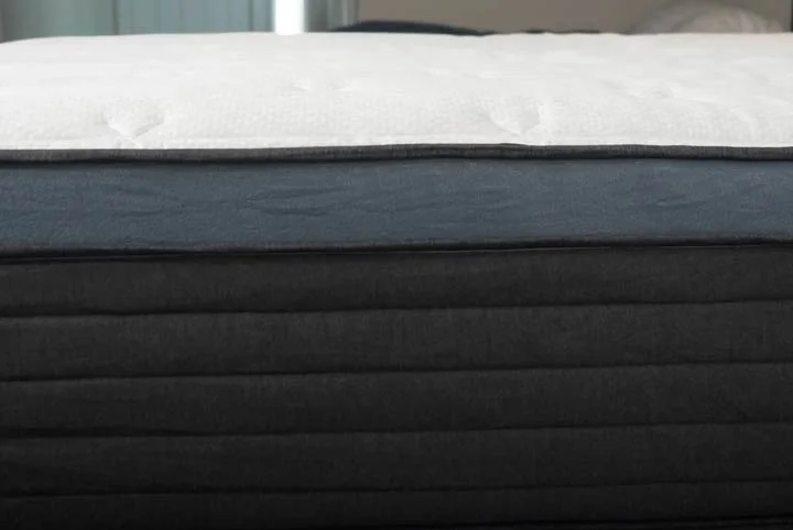 A close shot of the Helix Twilight Luxe's construction