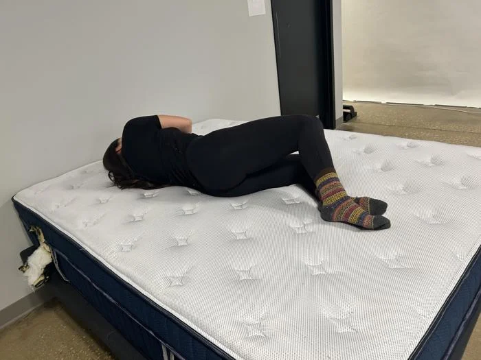 Switch test on the Silk & Snow Hybrid Mattress