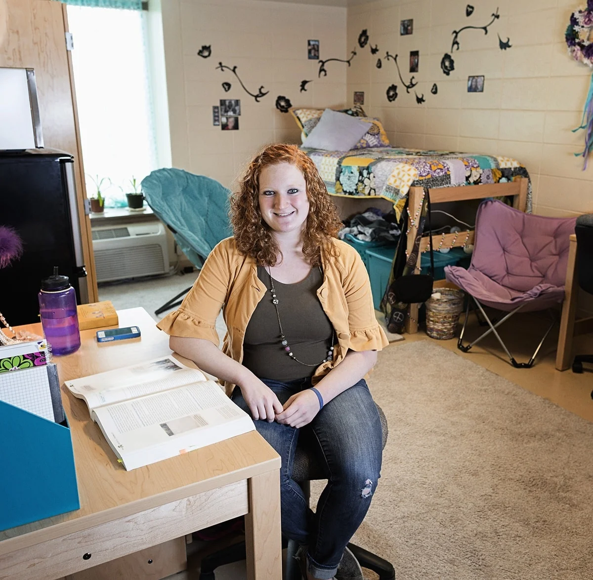 Twin vs Queen Beds Difference Dorm