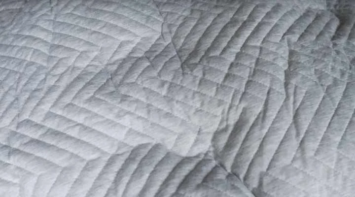 Quilt vs Comforter - Which Is Better? Quilt Construction