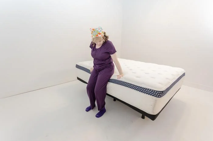 Seated edge support test on the WinkBed Plus Mattress