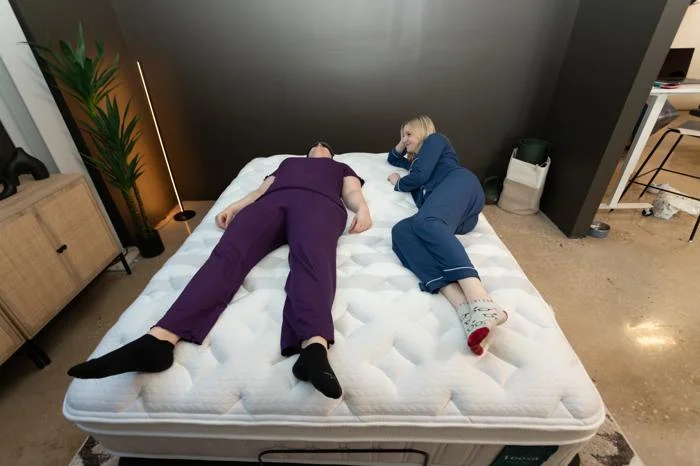 Partner test on the Leesa Sapira Chill Hybrid Mattress 1