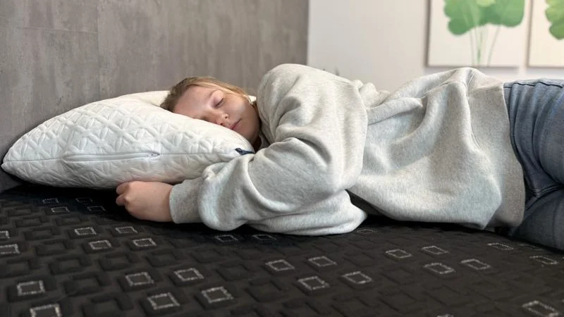 Helix ComfortAdjust Cooling Memory Foam Pillow