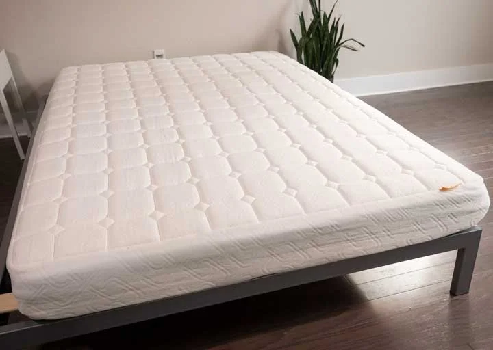Simmons Foam Mattress Review simmons foam featured image
