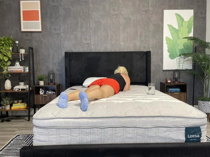 Ripple test on the Leesa Plus Hybrid Mattress