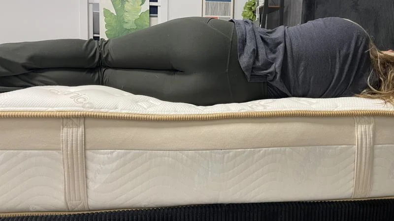 Full body edge support test on the Saatva Loom & Leaf Mattress