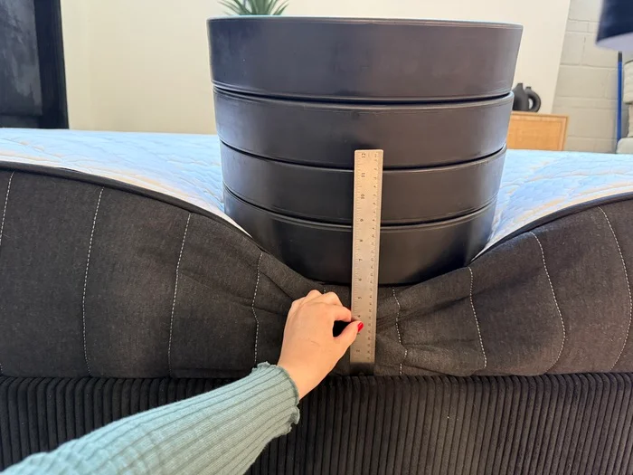 Testing edge support on the Titan Plus Core with 4 weight plates