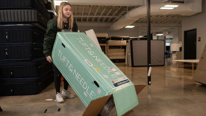 Unboxing the Tuft & Needle Mint Hybrid Mattress