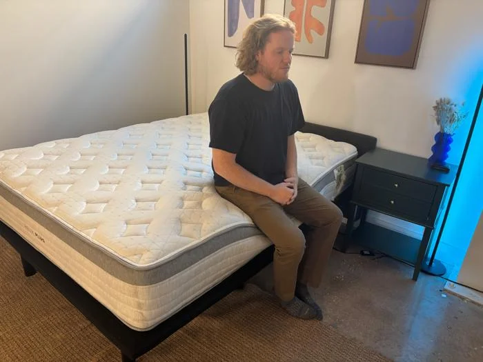 Seated edge support test on the Helix Plus Mattress