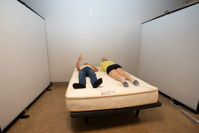 Motion Isolation: 3/5