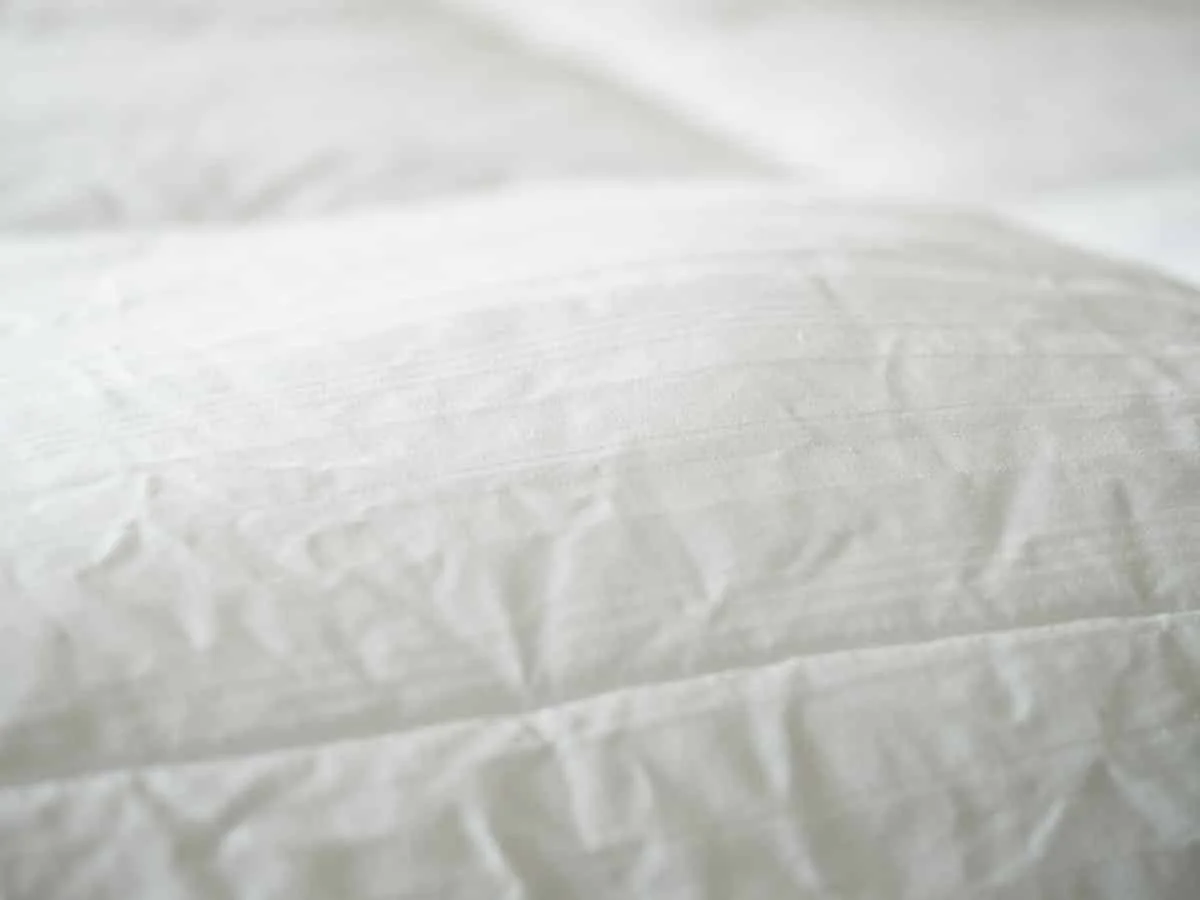 Pinzon down alternative comforter review stitching 1