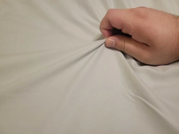 Pinching Mellanni 4-Piece Iconic Microfiber Sheets