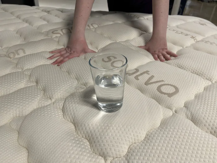 Motion Isolation: 2.7/5