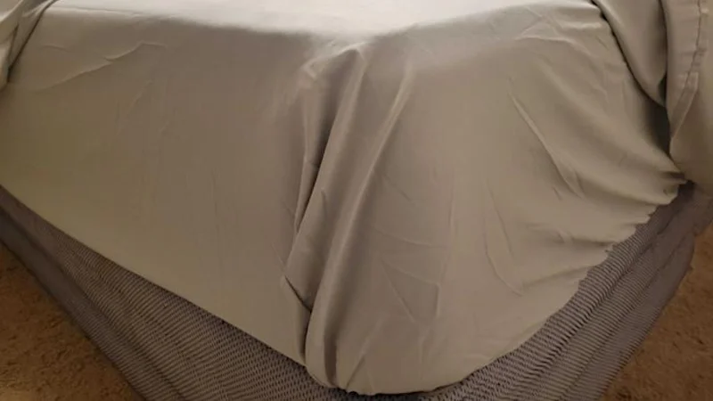 Mellanni 4-Piece Iconic Microfiber Sheet Set corner fitment