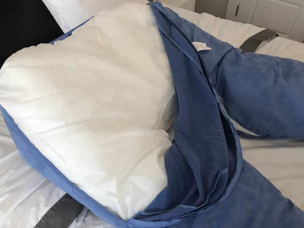 Oggi Elevation Wedge-Based Pregnancy Pillow Review oggi pregnancy pillow filling