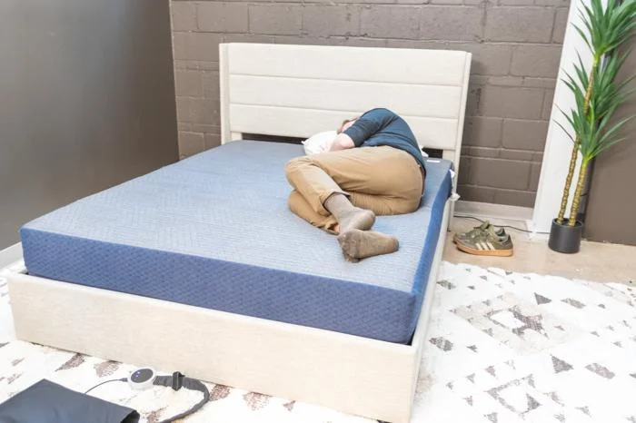 side sleeping on the dreamfoam essential mattress